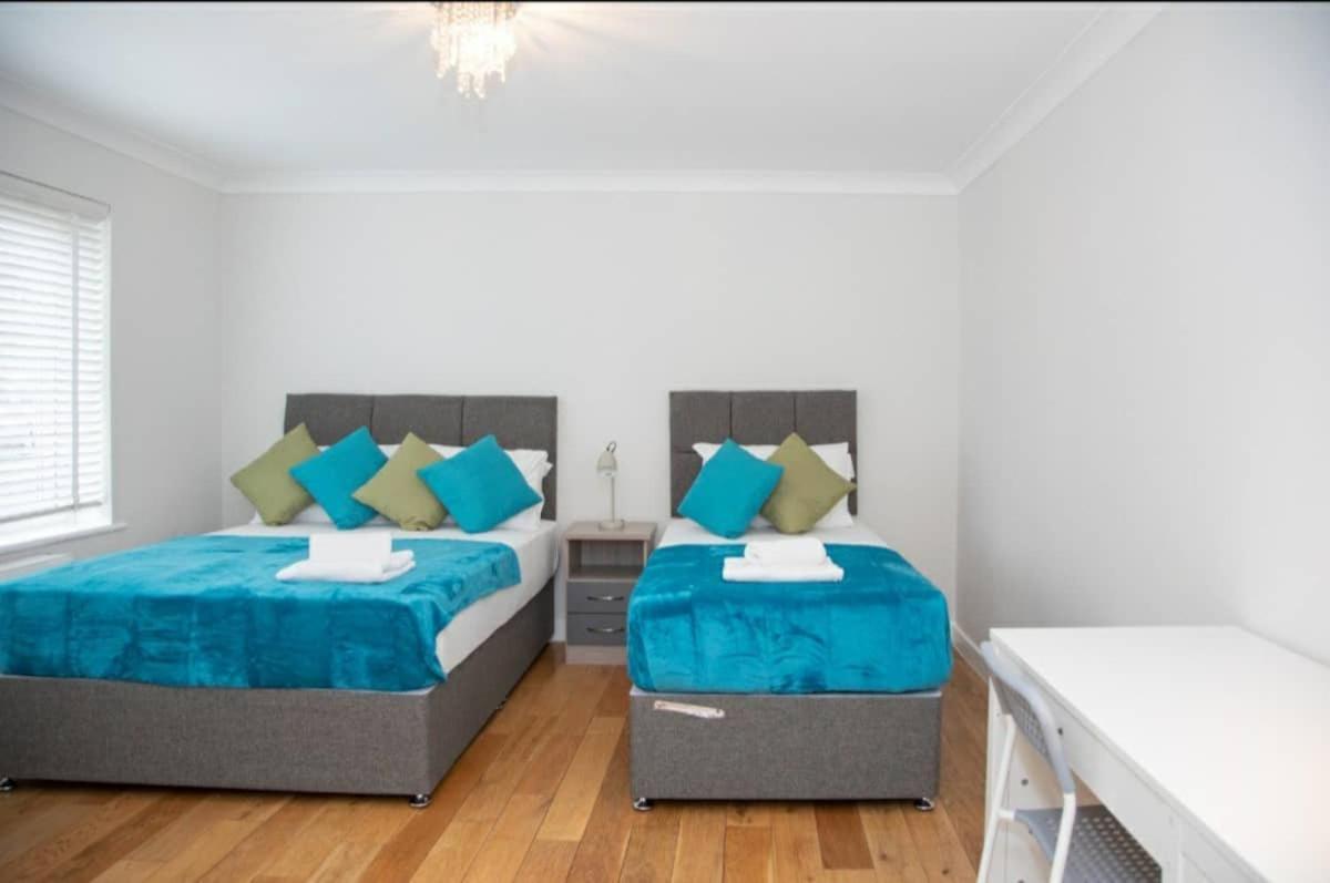 Central Ashford Stay - Contractors & Families Welcome - Free Parking ภายนอก รูปภาพ